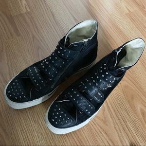 Platform Converse with Spikes
